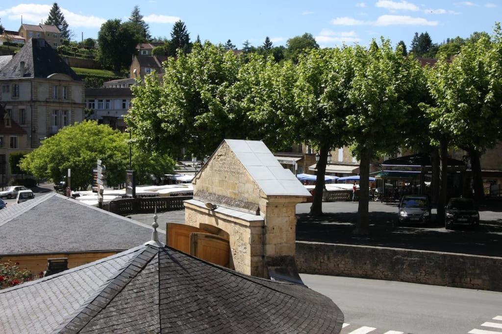 Les Chambres D'Hotes Chez Alisa Et Daniel Sarlat-la-Canéda Exterior foto